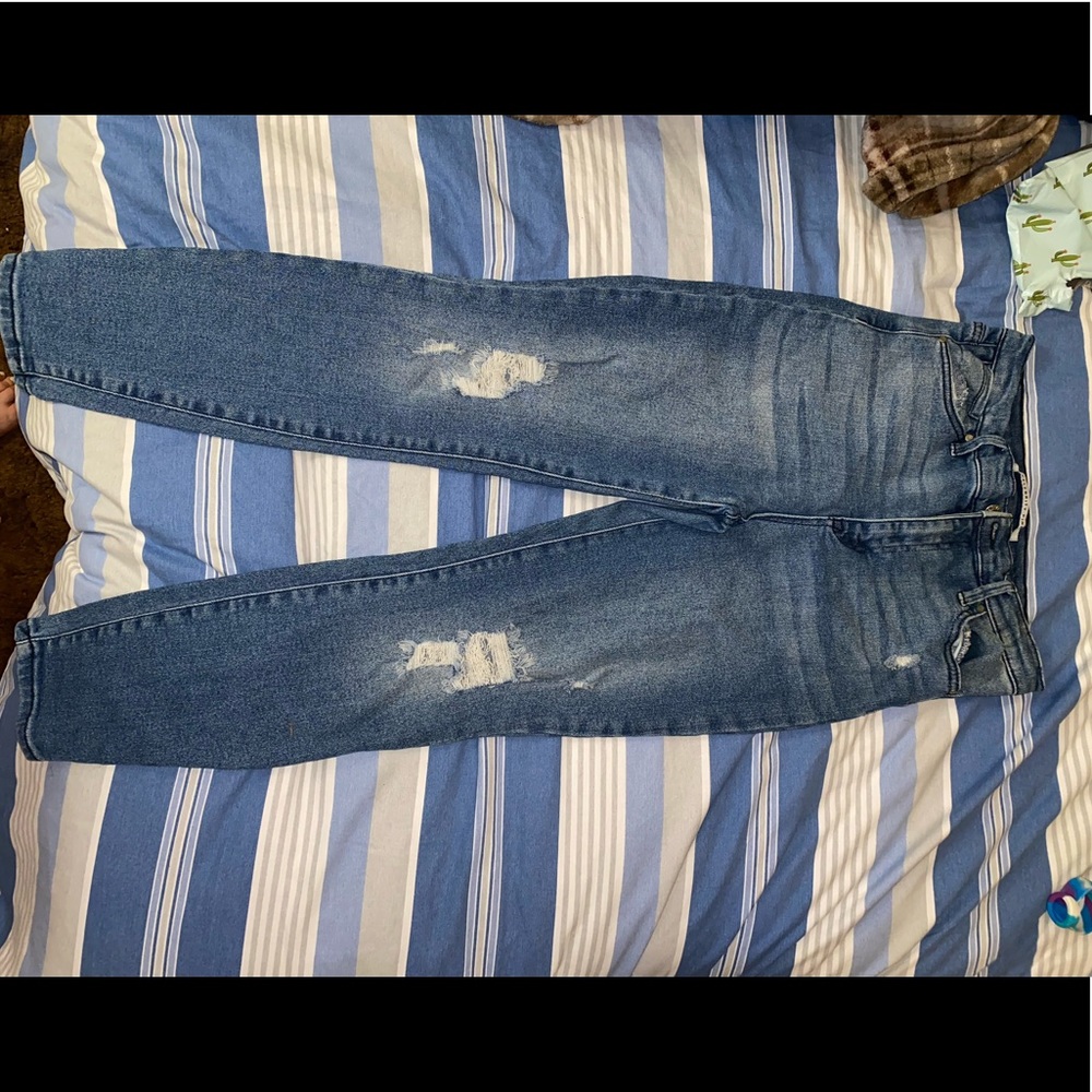 new pair of celebrity pink high waisted distressed jean. Super cute size 11